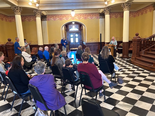 Group in rotunda, better description to be added